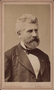 Retrato do violoncelista e compositor Georg Goltermann 1824-1898, c. 1880. de Schwerin . Photo studio Edmund Behncke