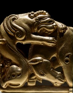 Arte Scythian (Civilização Scythian): fíbula de cinto de ouro representando um grifo que ataca um cavalo, detalhe. De Chiliktin. Século VI-XII AC. São Petersburgo, Museu Hermitage.