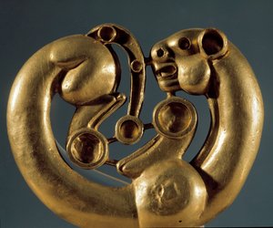 Art Scythian (civilização cita): placa de ouro representando uma panthere. Sibéria, século VI AC. Museu Hermitage de São Petersburgo.