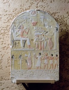 Estela funerária de Tembu (calcário pintado)