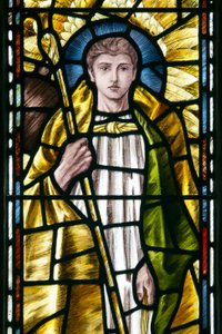 Mortehoe, St Mary, Heaton Butler e Bayne, Selwyn imagem, Arcanjo St Raphael detalhe, c.1890 de Selwyn Image Selwyn Image