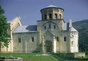 Vista sul da Igreja de Sveta Bogodorica de Serbian School