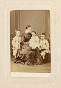 P[rin]cesse Clotilde e seus filhos. de Sergei Luvovich Levitsky