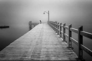 Misty Pier: Solidão de Shanrui Ren