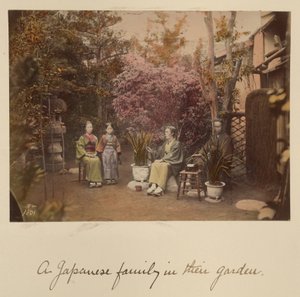 Uma família japonesa no seu jardim