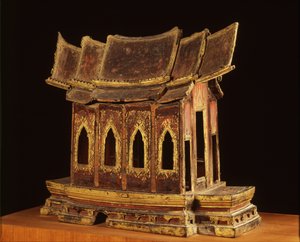 Modelo de um templo do Período de Ayutthaya (madeira dourada)