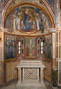 Virgem e Criança e Crucificação (após restauração). Fresco da escola de Siena. Século XIV. Capela da Virgem. Mosteiro de São Benedetto (Sacro Speco), Subiaco (Roma), Itália. de Sienese School
