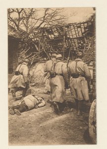 A batalha de Atrecht (9 de Maio a Junho) foi extremamente sangrenta para os Alemães. (...) Vê-se aqui um episódio da captura de Neuville (...) (título sobre o objecto)
12 cartes postales illustrées de la Grande Guerre / Pochette No 2 (título da série sobr de Sémaphore