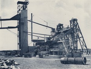 Uma Máquina de Lavar, De Beers (foto a p/b) de South African Photographer