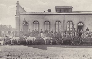 Vistas Históricas, o Último Técnico com Correio Inglês e Correios Antigos (foto a p/b) de South African Photographer