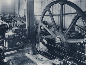 Interior, Sala do Motor e Dynamo, Crown Reef Gold Mining Company (foto a p/b) de South African Photographer