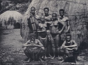 O Nativo em Casa (foto a p/b)
