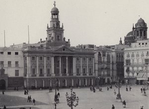 Cádis: Plaza de Isabel II (foto a p/b)