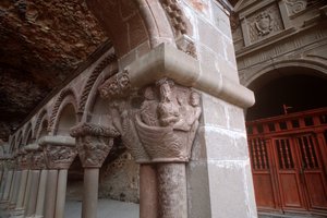 Capital de arcada representando Cristo chamando seus discípulos de Spanish School