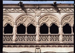 Detalhe dos arcos da loggia de Spanish School