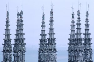 Pormenor dos pináculos da torre da lanterna (foto) de Spanish School