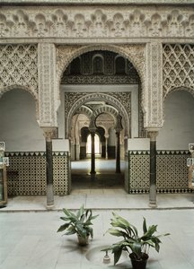 Pátio das Munecas, século XII a XIV de Spanish School