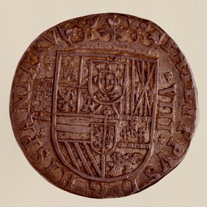 Moeda de prata (8 reais) de Espanha: reinado de Filipe (Filippo ou Philippe) II (1556-1598). 1589 Diam. 3,5 cm Nápoles, museo archeologico de Spanish School