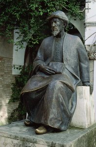 Estátua de Moisés Maimônides (1135-1204)