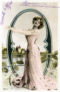 O b: Agustina Otero Iglesias, aliás Caroline Otero, chamada La Belle Otero, cantora, dançarina de cabaré e importante cortesã da Belle Epoque - Alfabeto em cartão-postal