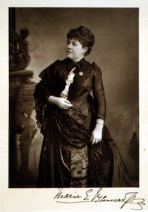 Marie Effie Wilton Bancroft (1839-1921), atriz e diretora teatral, fotografia de retrato (foto a p/b)