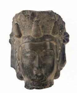 Cabeça de um bodhisattva, 581-618 (calcário cinza escuro)