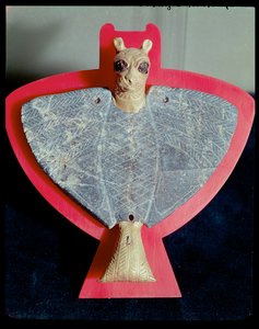 Peitoral na forma de uma águia com cabeça de leão, de Tell Hariri (antiga Mari) c.2500 aC (ouro, cobre, betume e lápis-lazúli)