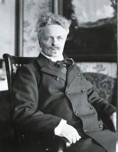 August Strindberg em sua casa em Estocolmo (foto a p/b)