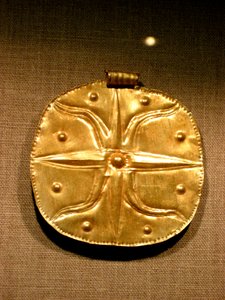 Pingente palestino-sírio de Canaã, c.1750 aC (ouro)