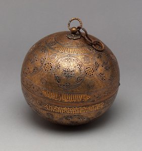 Globo Perfurado, c.1300 (latão incrustado com ouro e prata) de Syrian School
