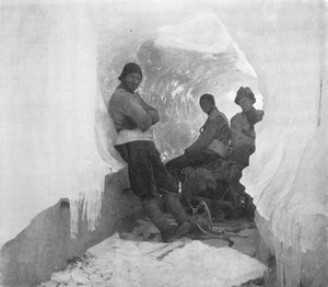 O primeiro partido ocidental em um túnel de gelo natural, c1911, 1913