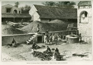 Dentro da factorerie Maurel e Prom, em Boulam, cola e processa amendoins, amêndoa de palma e borracha. Gravado por Taylor, após uma fotografia, para ilustrar a história Voyage dans la Senegambie et la Guinee portuguese, em 1888, pelo Capitão A.Brosselard,