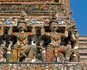 CCaryatids do templo Wat Arun de Thai School