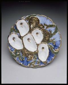 Prato de ostras do serviço da Casa Branca Rutherford B. Hayes, projetado em 1879 (porcelana e esmalte)