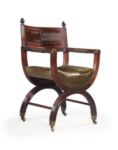 Poltrona com moldura em X de mogno do final do período vitoriano, atribuída a Marsh, Jones & Cribb, após um projeto de Thomas Hope, c.1880 (mogno)