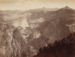 [Vale de Yosemite visto de cima] / [Yowiye e Piwyack. Queda Vernal e Nevada. Vale de Yosemite a partir de Glacier Point] de Thomas Houseworth and Company
