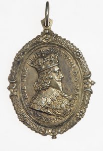 Distintivo de apoiadores de Charles I e Henrietta Maria, c.1649 (prata dourada) de Thomas Rawlins