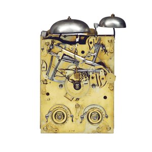 Detalhe de um impressionante relógio de suporte montado em Queen Anne com repetição de um quarto de puxar, nº 376, c.1705 (latão dourado) (ver também 867498-99) de Thomas Tompion