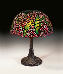 Candeeiro de mesa Pony Begonia, c.1910 (vidro com chumbo e bronze)