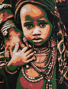 Criança africana expressiva de Tosin Oyeniyi