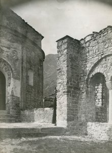 Abadia de San Pietro al Monte, Civate, Lombardia, Itália, fotografia de Ugo Monneret de Villard, cerca de 1910