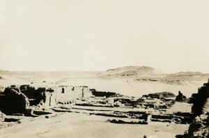Zona comercial no Mosteiro de São Simeão, Assuão, Egito, fotografia de Ugo Monneret de Villard de Ugo Monneret de Villard