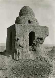 Grande Túmulo, necrópole, Qasr Ibrim, Egito, fotografia de Ugo Monneret de Villard de Ugo Monneret de Villard