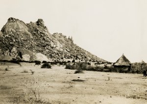Cabanas perto de Gebel Sagadi, Sudão, fotografia de Ugo Monneret de Villard, cerca de 1930