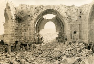 Interior da Basílica Bizantina, Amã, Jordânia, fotografia de Ugo Monneret de Villard, cerca de 1920 de Ugo Monneret de Villard