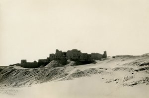 Mosteiro de São Simeão, visto do norte, Assuão, Egito, fotografia de Ugo Monneret de Villard de Ugo Monneret de Villard