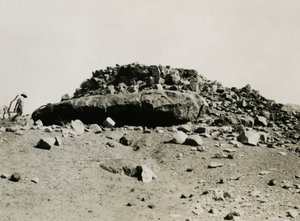 Ruínas na região de Goz Regeb, Sudão, fotografia de Ugo Monneret de Villard, ca. 1925