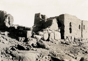 Ruínas na ilha de Bigeh, Egito, fotografia de Ugo Monneret de Villard de Ugo Monneret de Villard