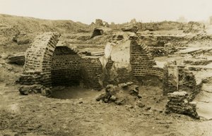 Edifício trilobado, al-Fustat, Egito, fotografia de Ugo Monneret de Villard de Ugo Monneret de Villard