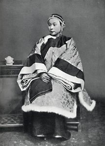 Uma senhora chinesa de alta patente em traje completo, 1902 de Unbekannt